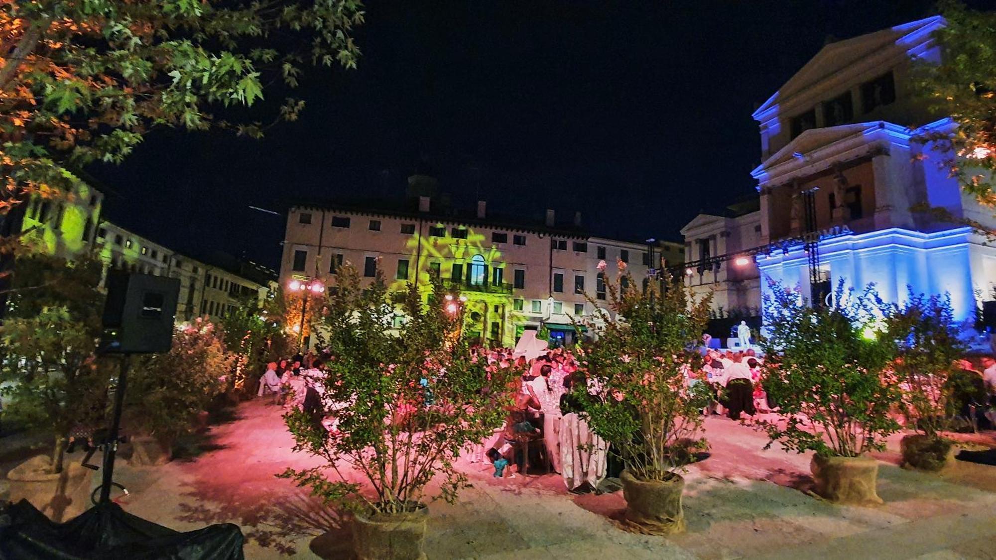 Attico Di Piazza Cima Apartment Conegliano Luaran gambar