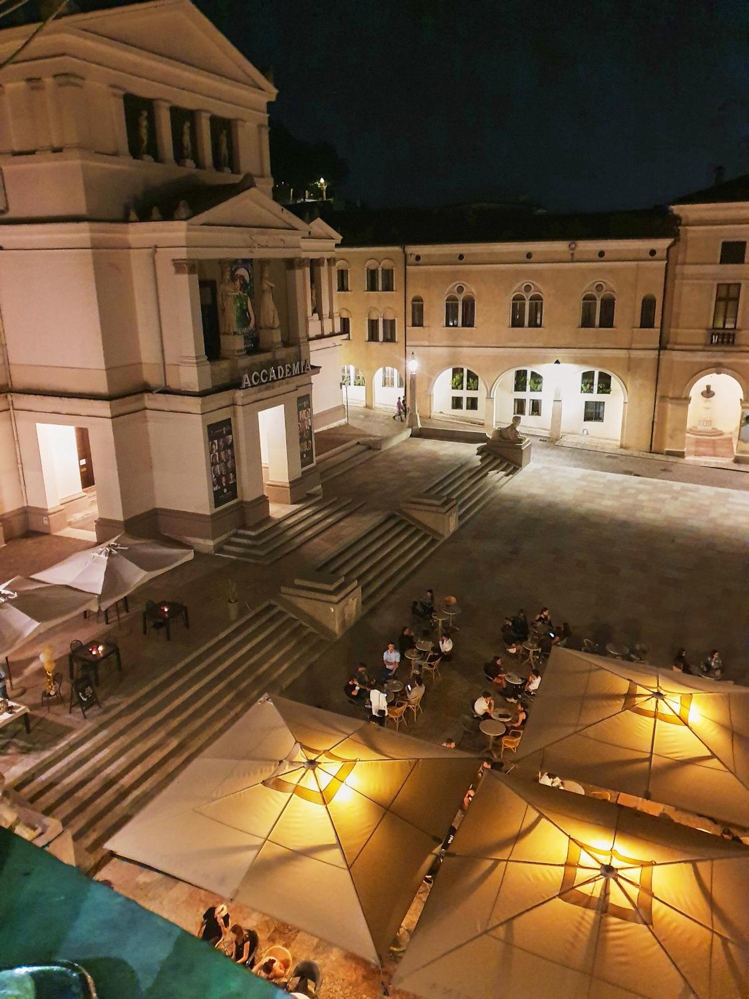 Attico Di Piazza Cima Apartment Conegliano Luaran gambar