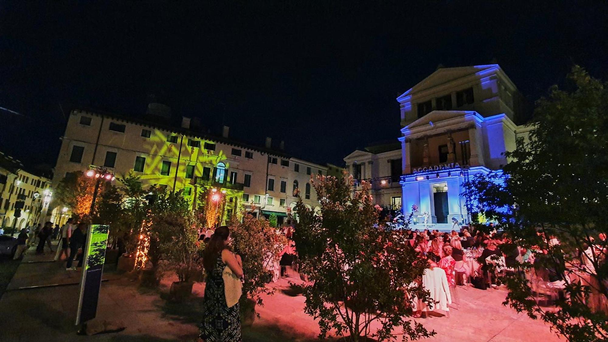 Attico Di Piazza Cima Apartment Conegliano Luaran gambar