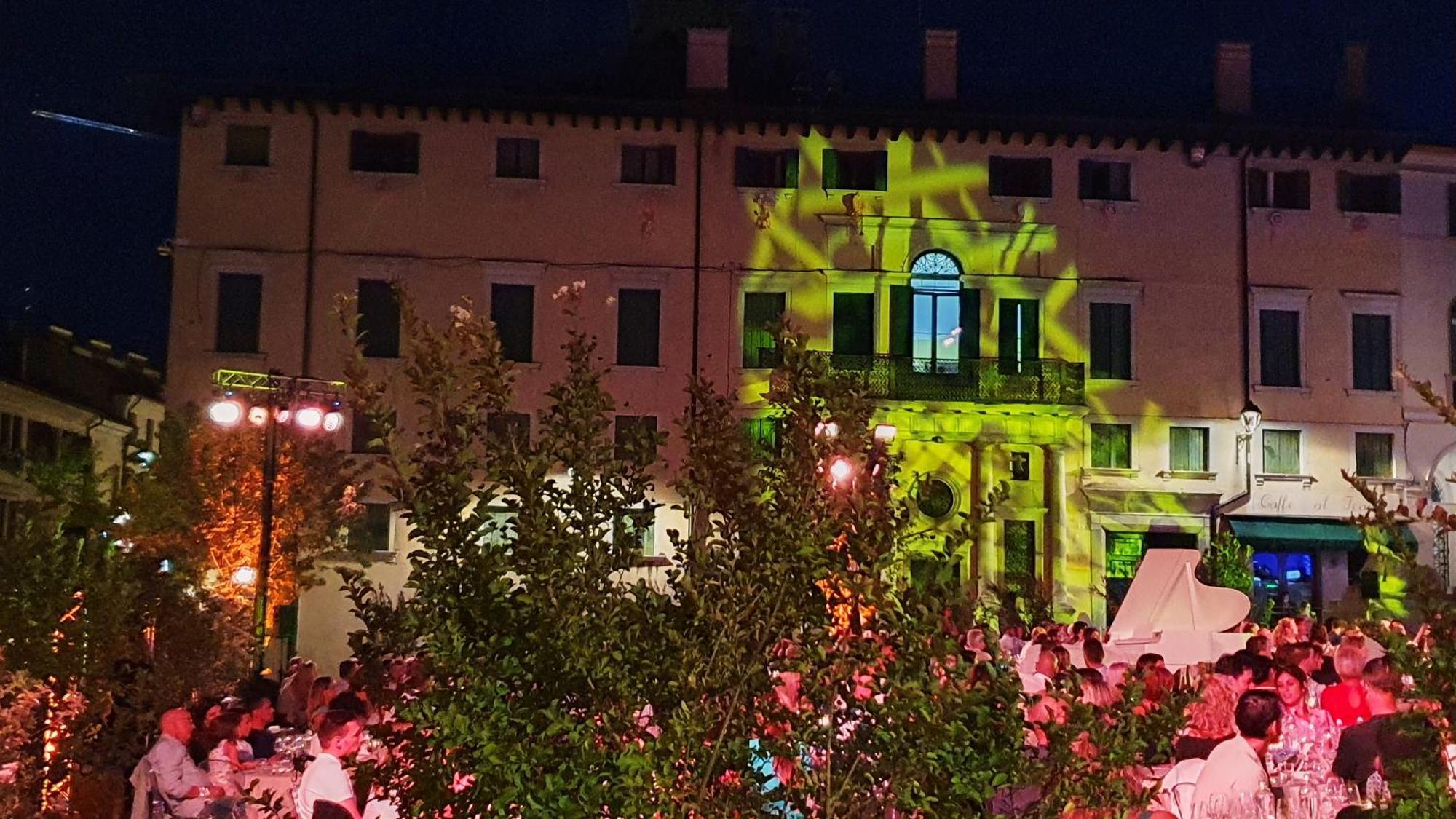 Attico Di Piazza Cima Apartment Conegliano Luaran gambar